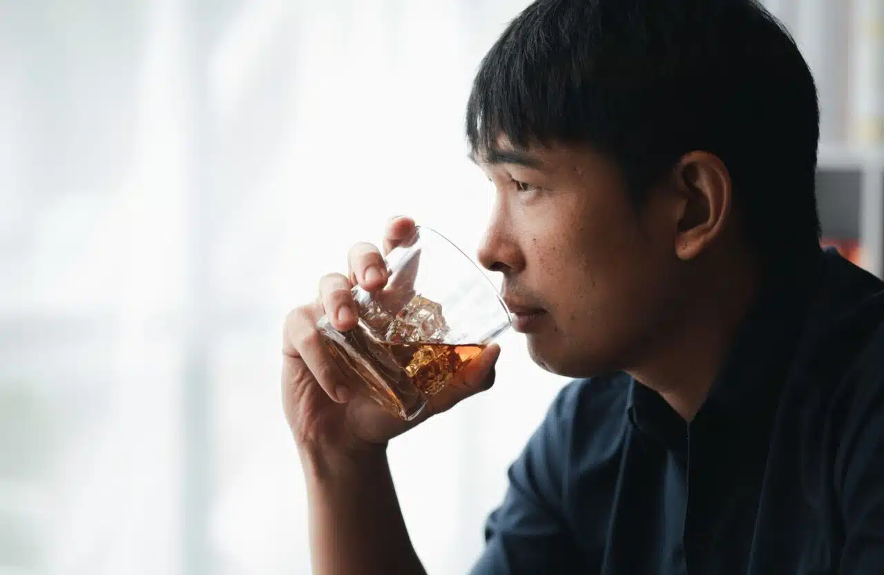 What are the stages of alcoholism?